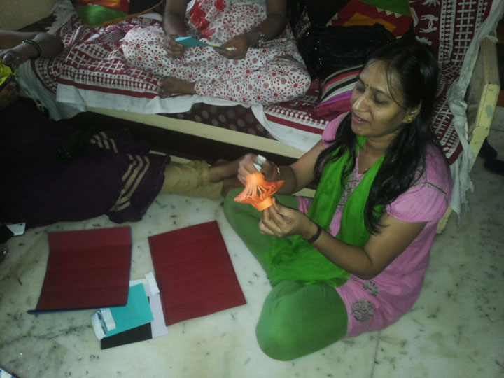 Community-Service-H-B-G-Old-Age-Home-(New Panvel)-2014-15 (2)