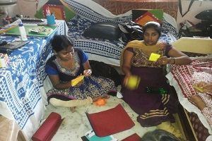 Community-Service-H-B-G-Old-Age-Home-(New Panvel)-2014-15