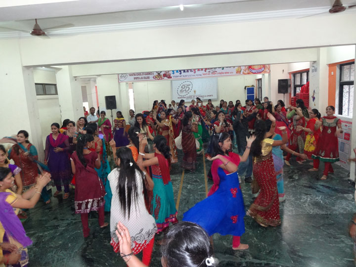 Garba-Dandiya-Competition-2014-15 (1)