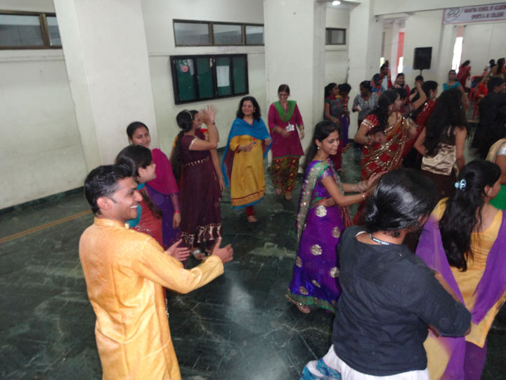 Garba-Dandiya-Competition-2014-15 (2)