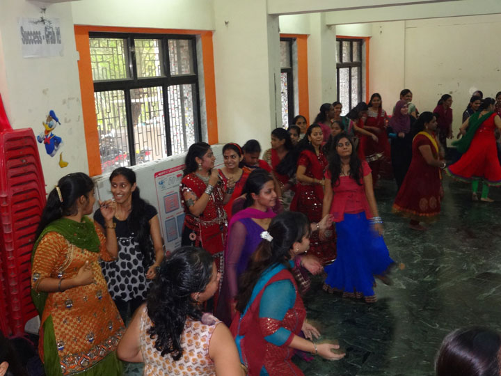 Garba-Dandiya-Competition-2014-15 (3)