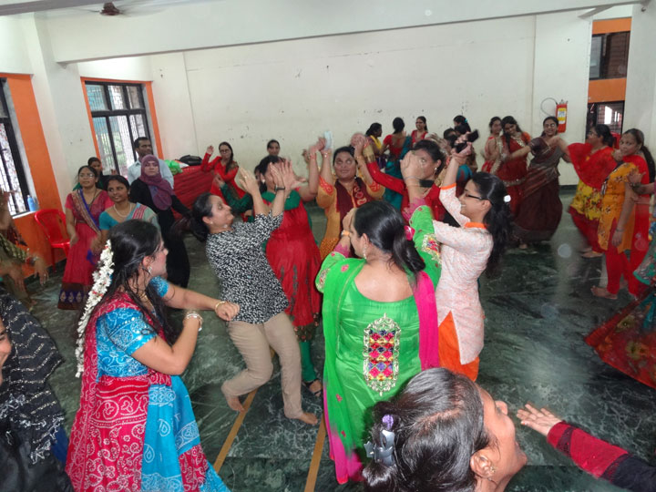 Garba-Dandiya-Competition-2014-15 (6)