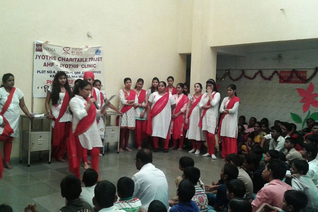 worldaidsday-3-648×432