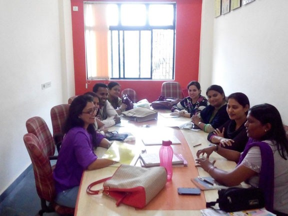 alumni2015-1-576×432