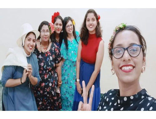 Global-Glamour-A-Fusion-of-Cultures-on-the-Fashion-Runway-3